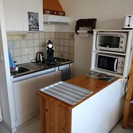 Vue Sur Canal Proximite דירה